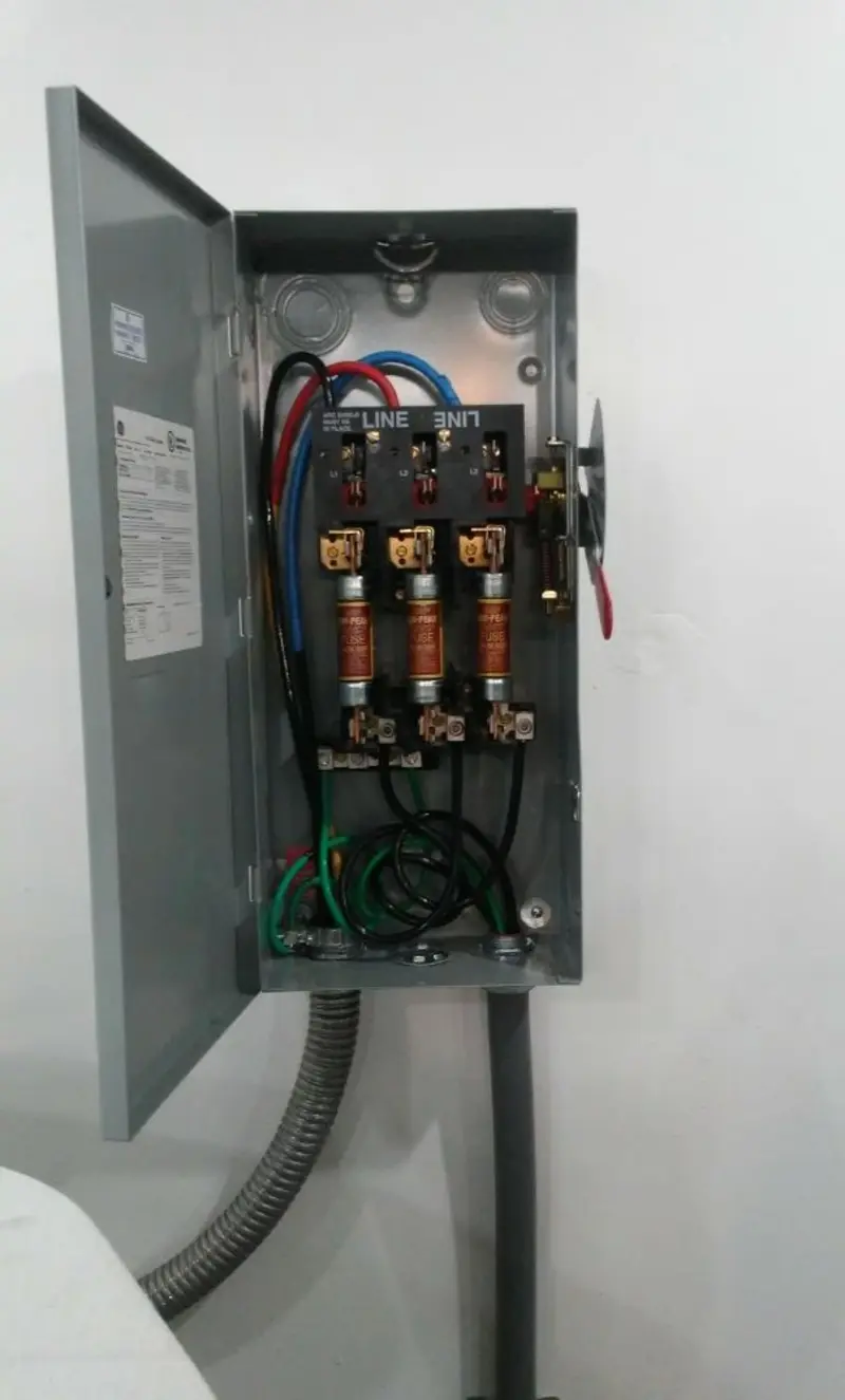 Three-phase disconnect switch installed for Electrical Wiring & Rewiring in Indianola
